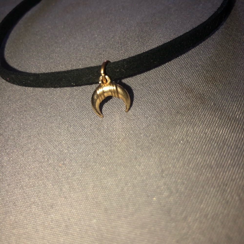 Choker - Picture 3 of 3